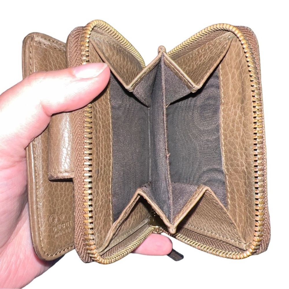 GUCCI Vintage Tan Leather Zip Around Wallet - Picture 8 of 16